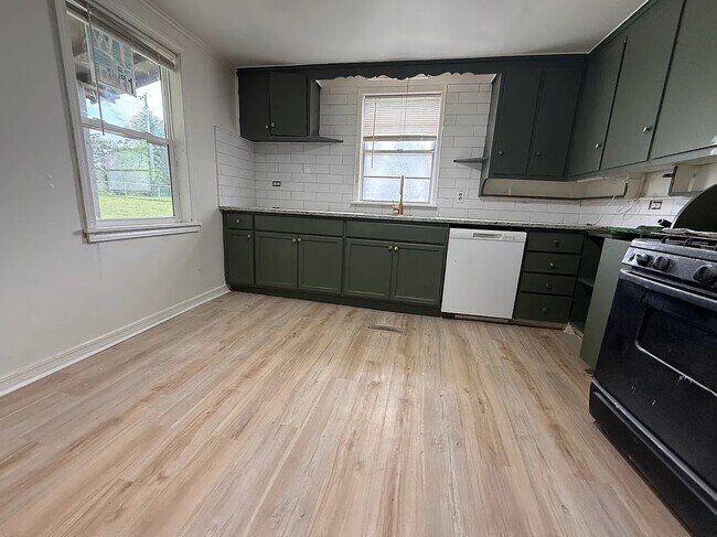 Building Photo - 810 N 12th St