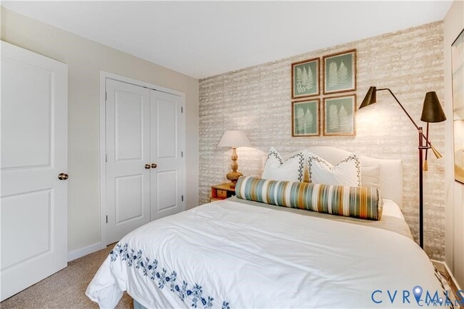 Building Photo - 8768 Pioneer Hl Dr