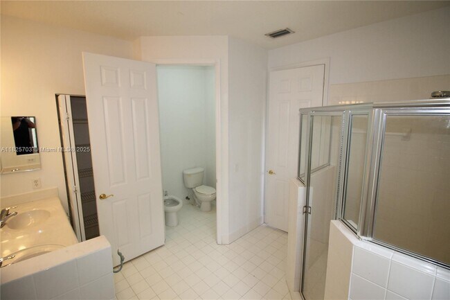 Building Photo - 20732 SW 87th Ct