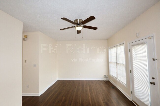 Building Photo - 2716 Goyne Loop