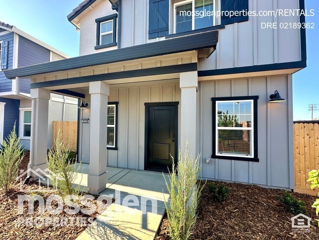 Building Photo - Welcome to Paseo at the Ranch!