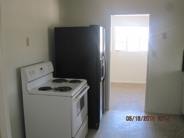 Building Photo - Close to Park Rental