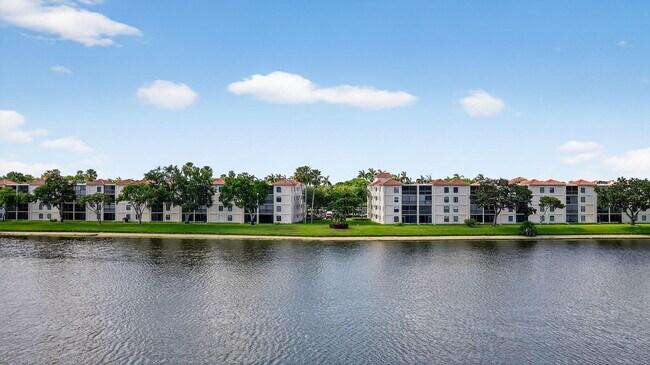 Building Photo - 6193 Pointe Regal Cir