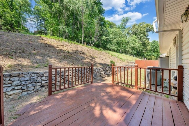 Building Photo - 2823 Lansing Dr SW