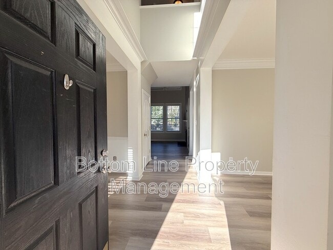 Building Photo - 12430 McAllister Park Dr