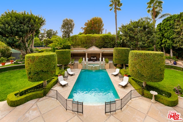 Building Photo - 817 Whittier Dr