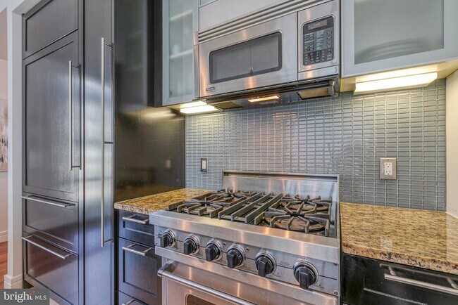 Building Photo - 1414 S Penn Square