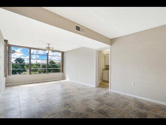 Building Photo - 3636 Whitehall Dr