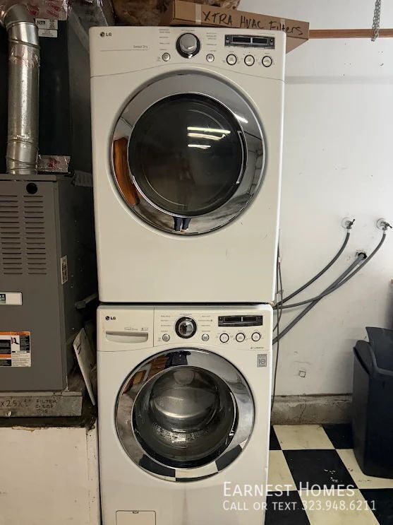 Building Photo - 7231 Balboa Blvd