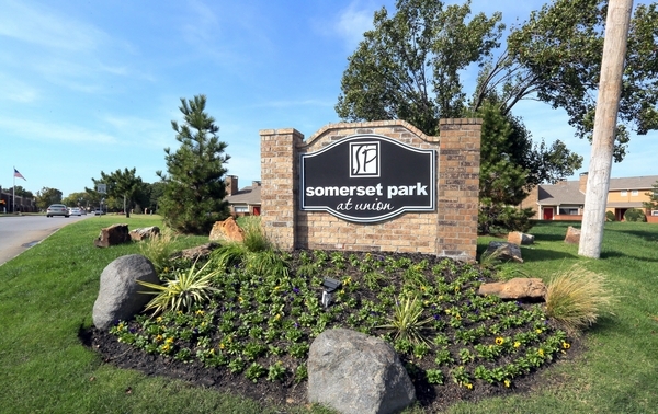 Somerset Park at Union Apartments in Tulsa, OK - Somerset Park At Union Apartments