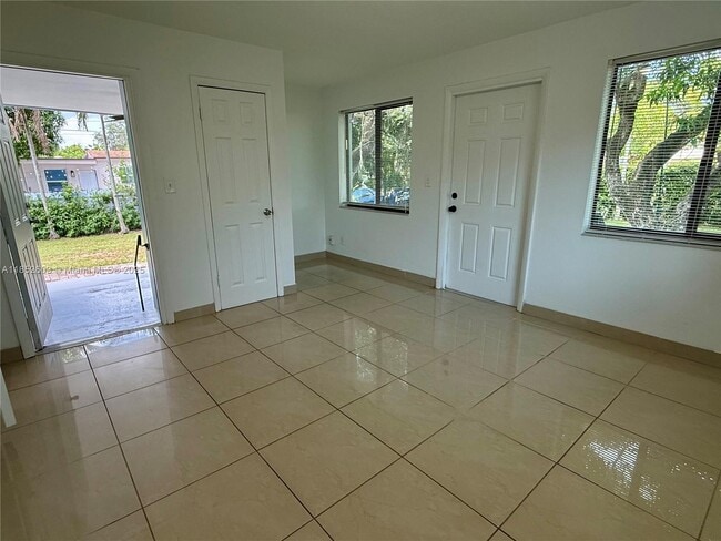 Building Photo - 6111 Coral Wy