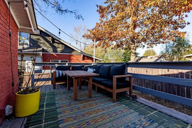 Building Photo - 310 S 7th St