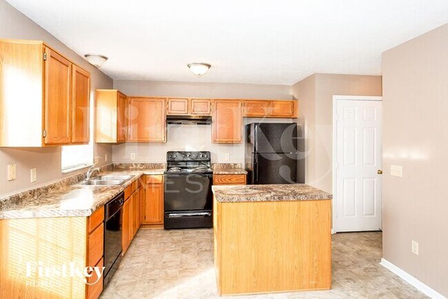 Building Photo - 12645 Roan Ln