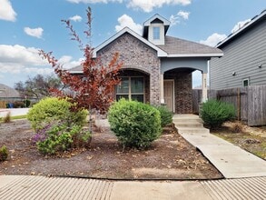Building Photo - Nice 3/BR 2/BA – Cozy & Comfortable Living