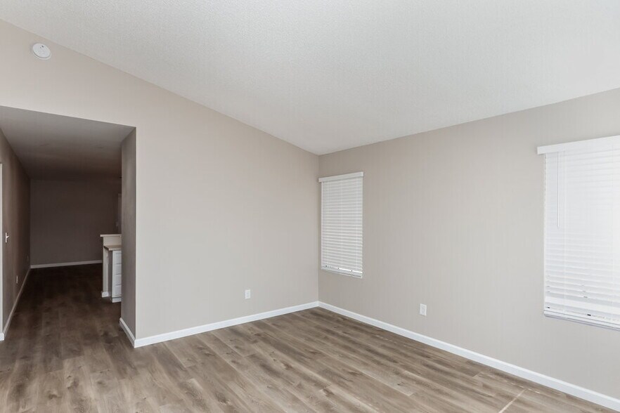 Building Photo - 7668 Kalmalii Ave