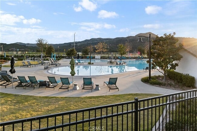 Building Photo - 641 Jasper St