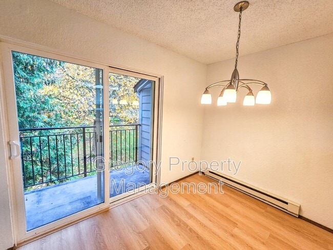 Building Photo - 12621 NE 130th Way