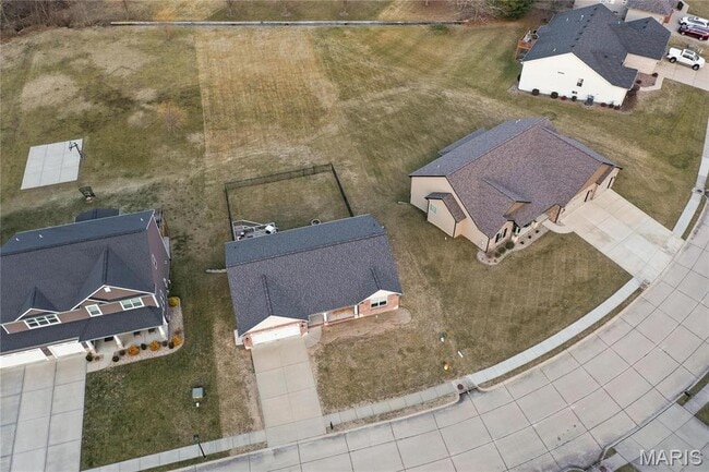 Building Photo - 2617 Lauren Lake Dr