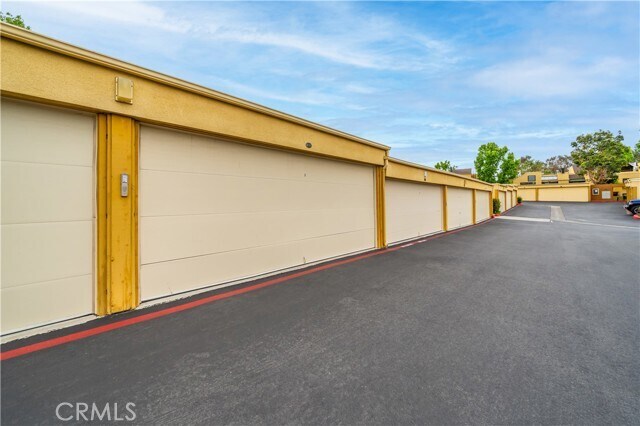 Building Photo - 25712 Le Parc