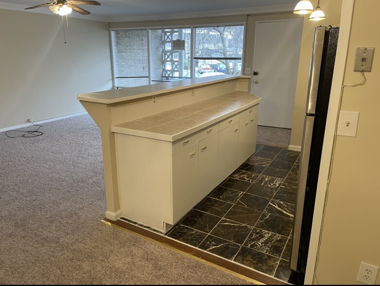 Building Photo - 7531 Spring Lake Dr