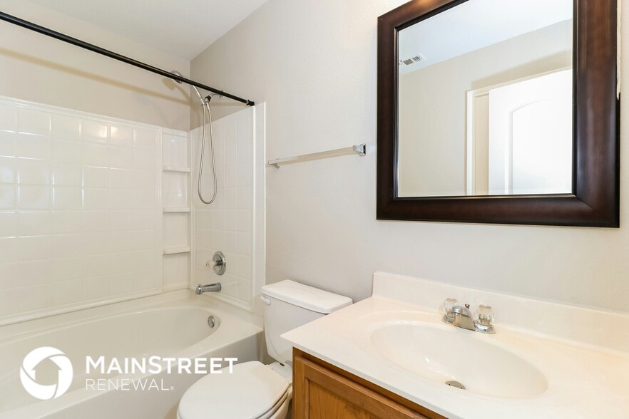 Building Photo - 13521 Coomes Dr