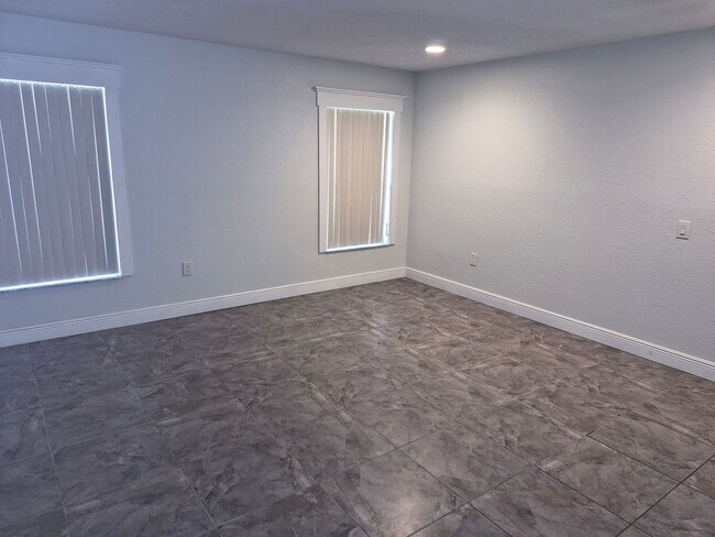 Building Photo - 10509 Montpelier Cir