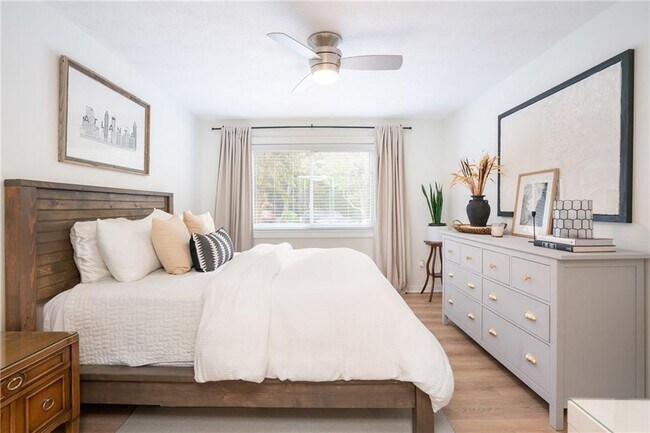 Building Photo - 100 Biscayne Dr NW