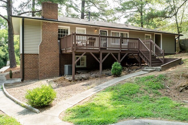 Building Photo - 2212 Foxtrot Rd