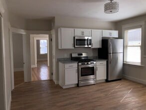 Building Photo - 7 Plantation St