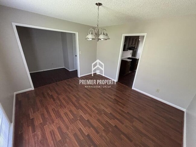 Building Photo - 135 Fox Hill Ct