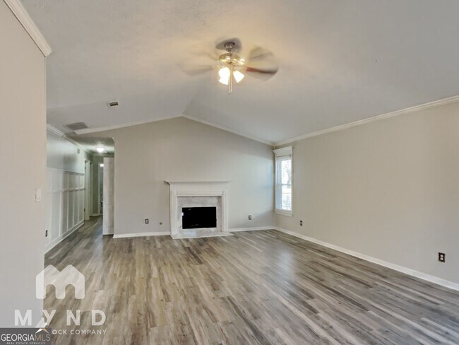 Building Photo - 5801 Meadowview Rd