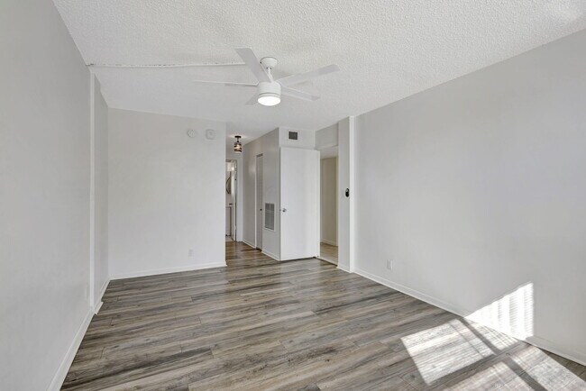Building Photo - 500 Executive Center Dr