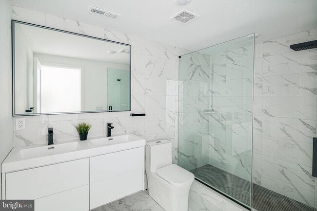 Building Photo - 2607 E Boston St