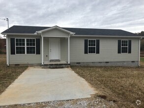 Building Photo - Charming Home in Country Setting with Larg...