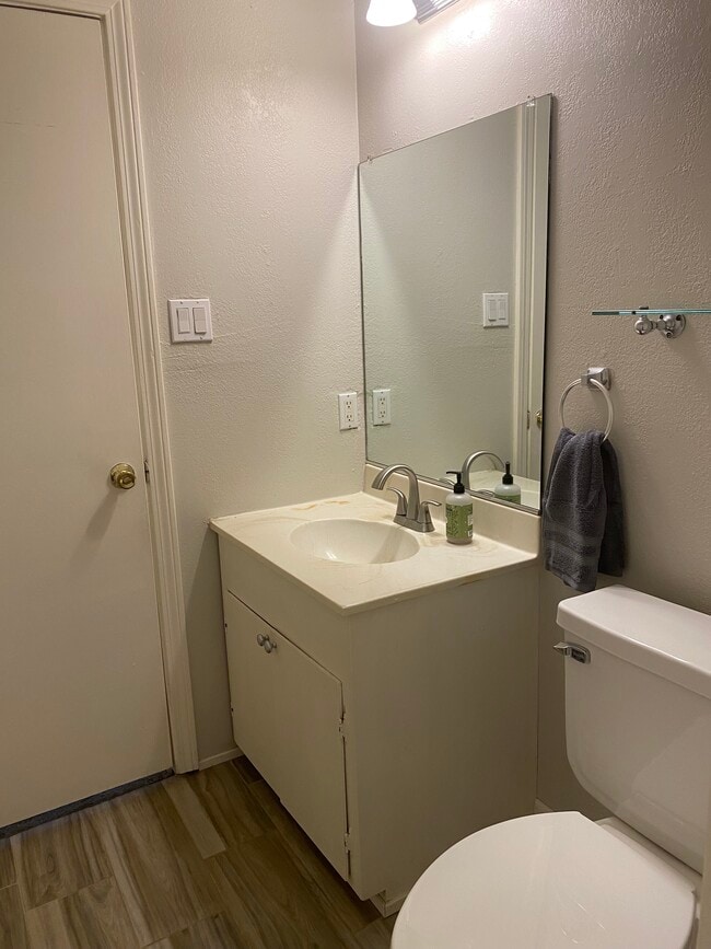 Building Photo - 417 Mechem Dr