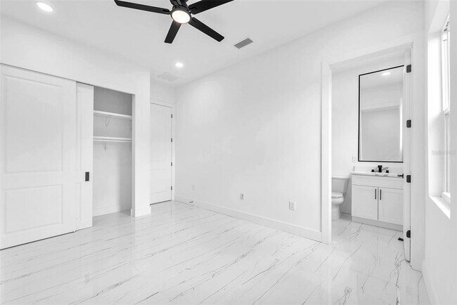 Building Photo - 11921 Fort King Hwy