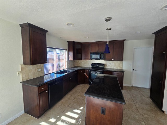 Building Photo - 22622 Rockford Dr