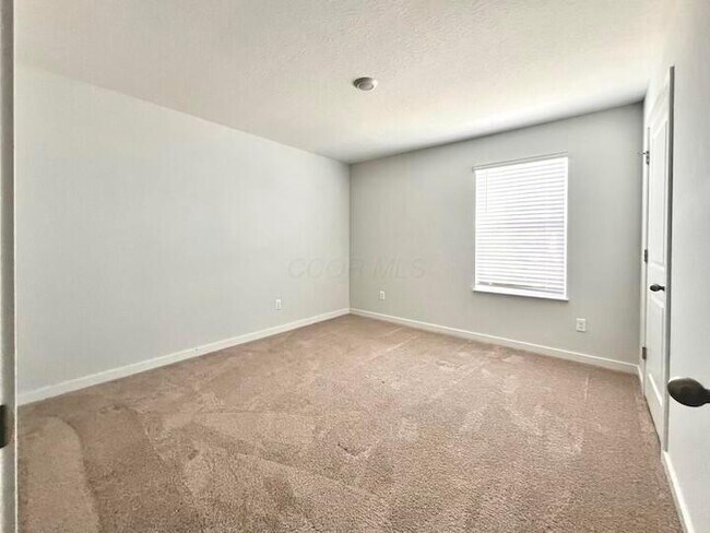 Building Photo - 418 Park Vista Dr