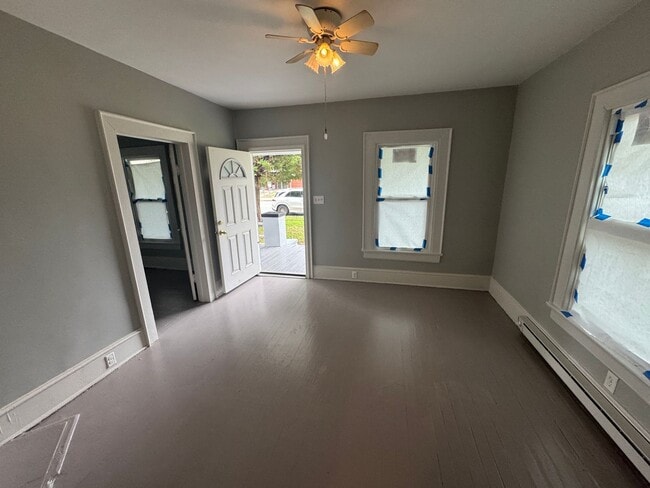 Building Photo - 2 Bedroom House Near Rocky Mount Middle Sc...