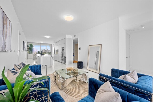 Building Photo - 16901 Collins Ave