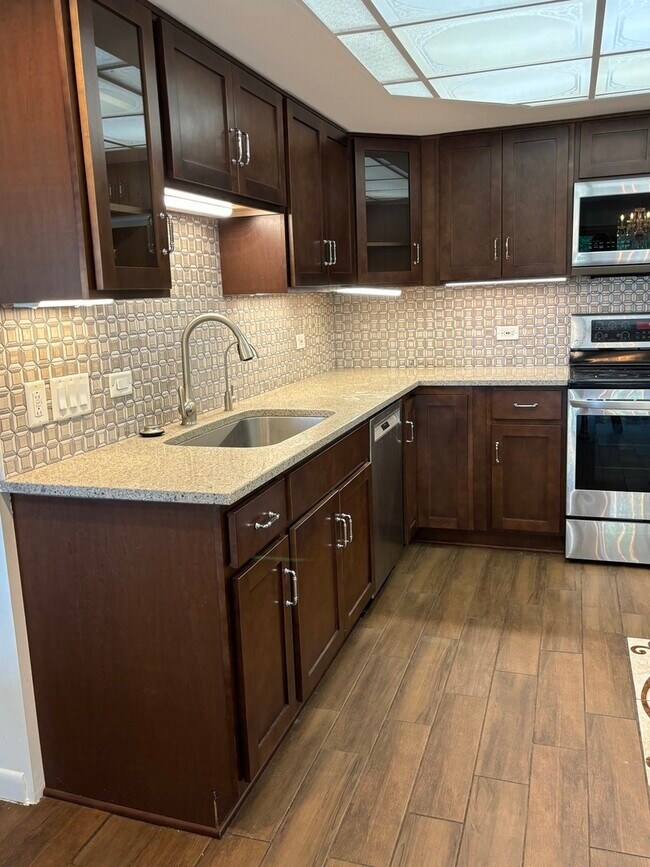 Building Photo - 13000 W Heiden Cir