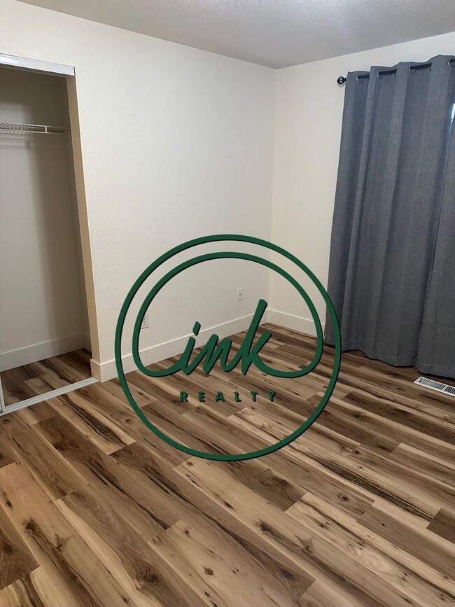 Building Photo - Newly updated home in Carson City