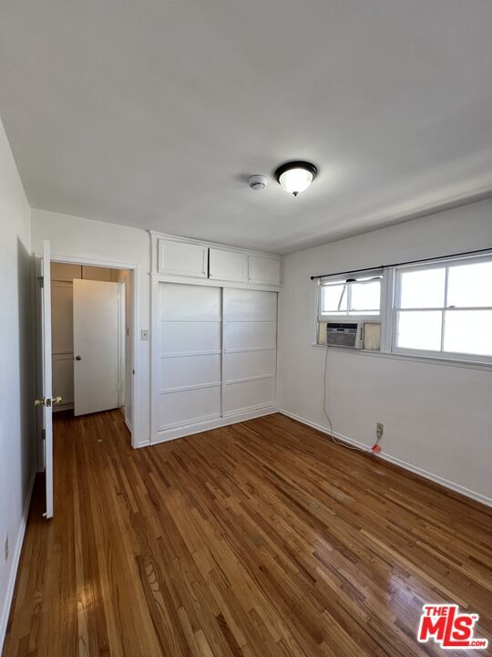 Building Photo - 873 N Hoover St