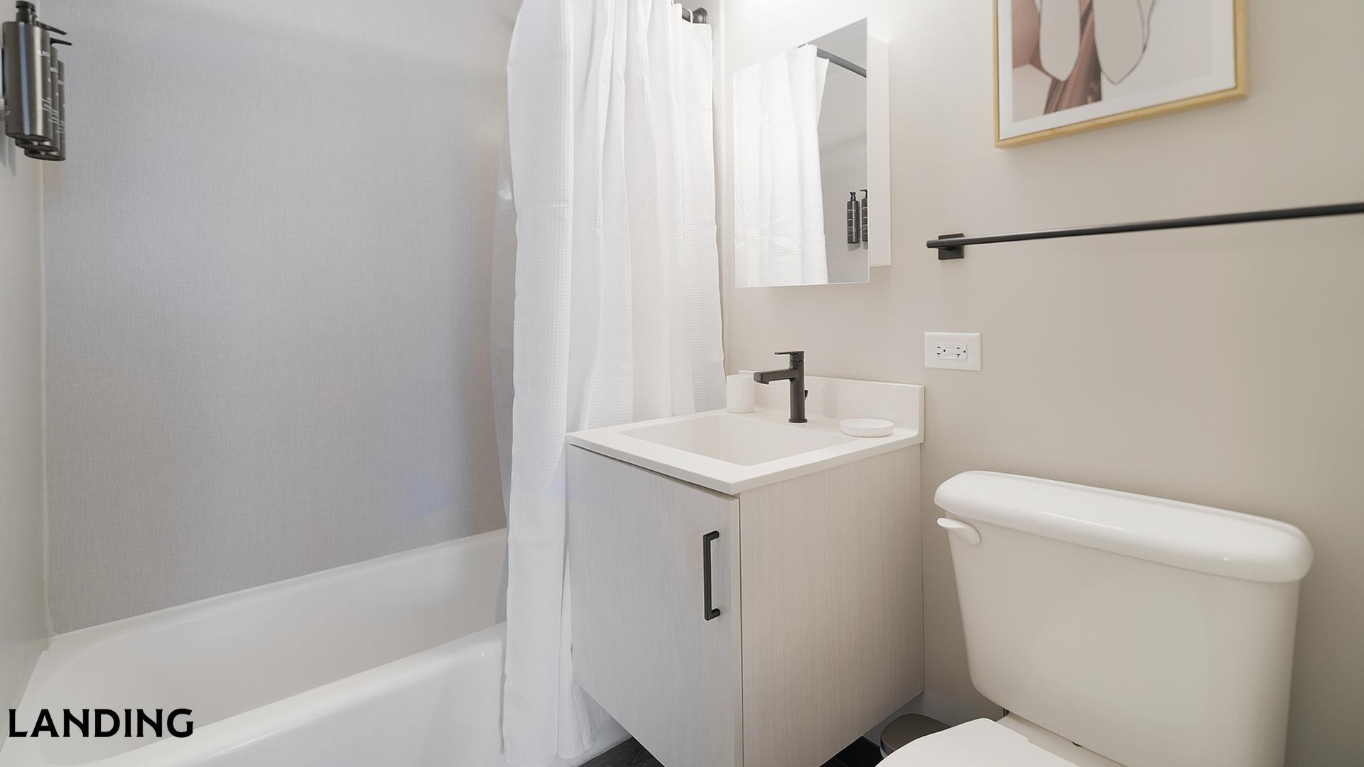 Building Photo - 1922 W Ogden Ave