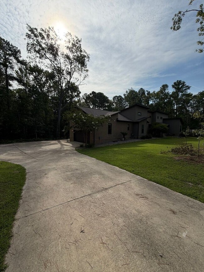 Building Photo - 110 Sterling Point Rd