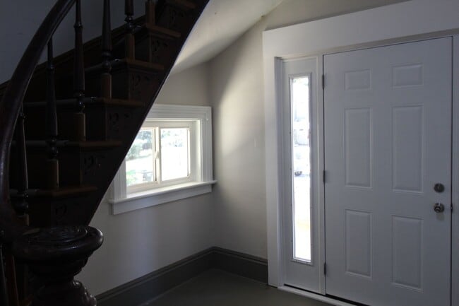 Building Photo - Two Bedroom Duplex