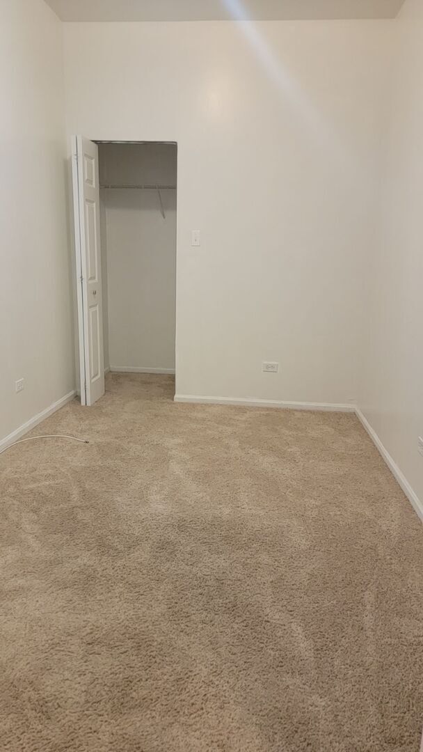 Building Photo - 4053 S Calumet Ave