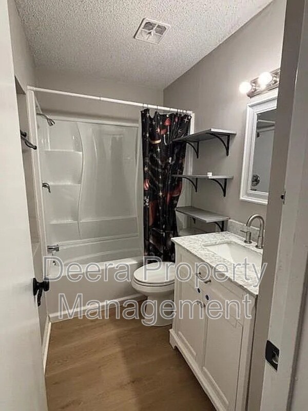 Building Photo - 9616 Hadley Dr