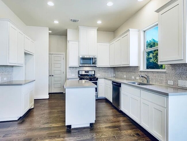 Building Photo - 12230 Cottage Promenade Ct