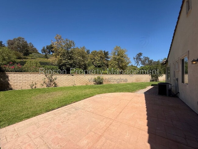 Building Photo - 605 Corte Sol